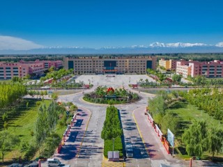 奋进中的喀职院