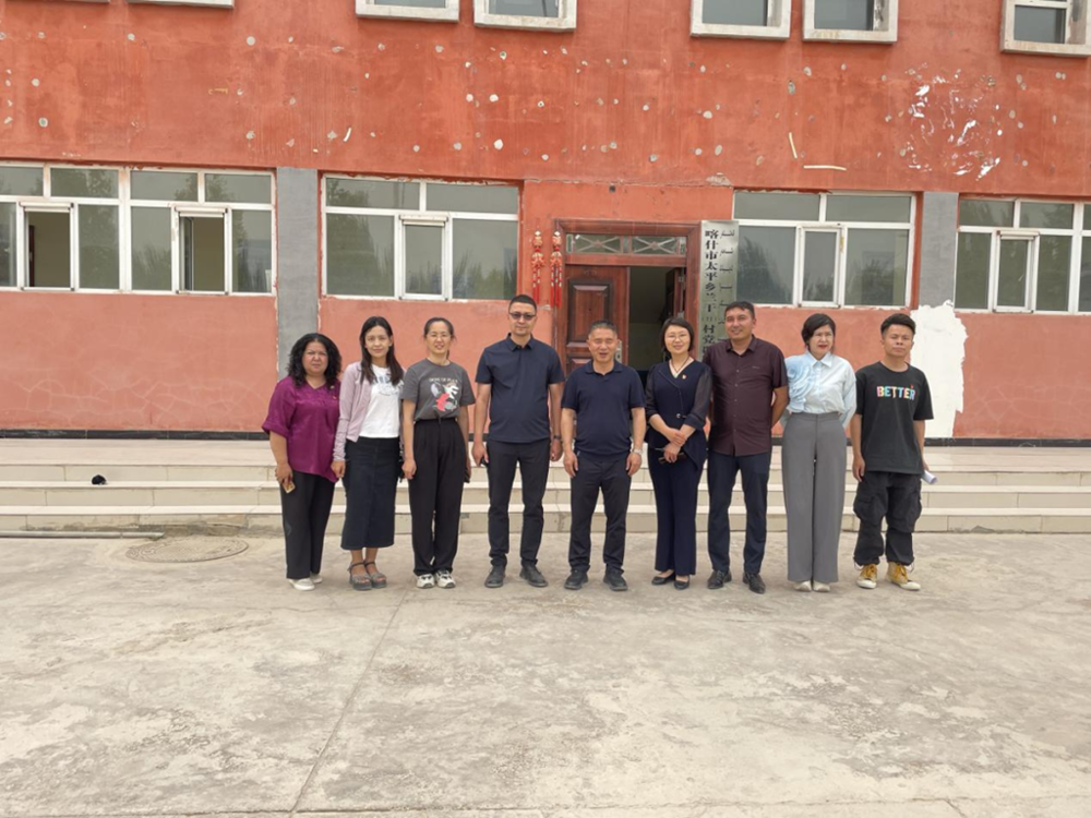 深入调研，全面掌握村情民意