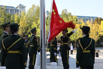 升旗礼赞，情系中华，济南护理职业学院-喀什协同培优班，共庆新中国成立75周年