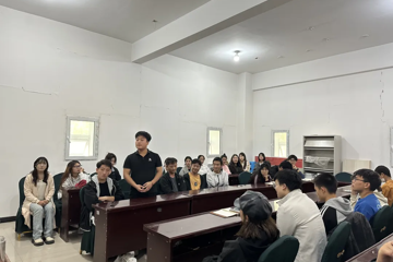 “畅谈心声，共话未来”大学生职业生涯规划座谈会