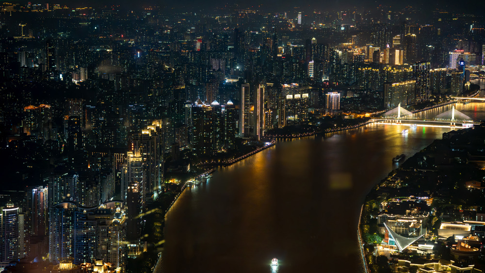 潮涌珠江千帆竞