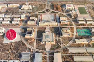 《经纬万象：线性多元》