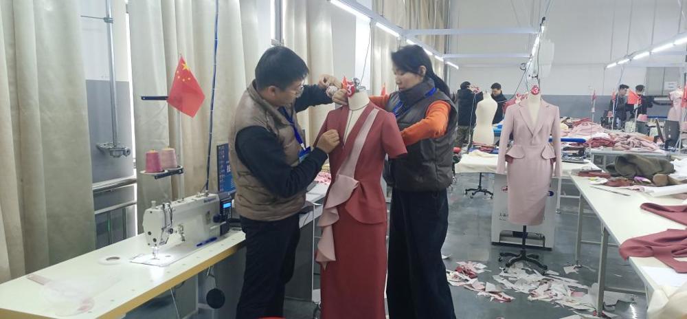 高职服装赛项——李发臻、鞠霞（1）
