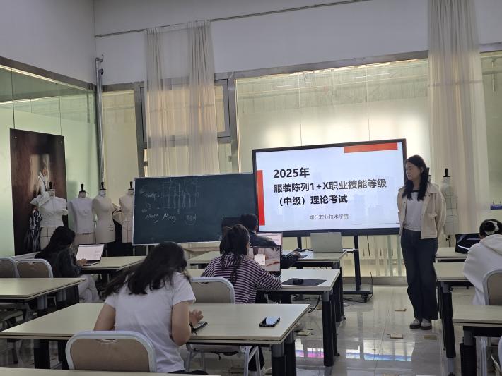 7c2f89dadc4b6cf367a14ca7488e9821