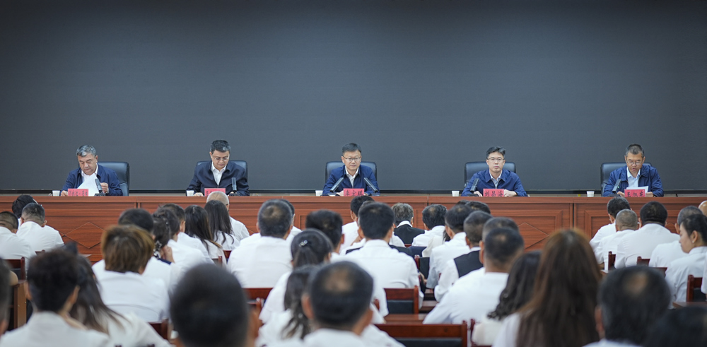 领导全景照(没标题)