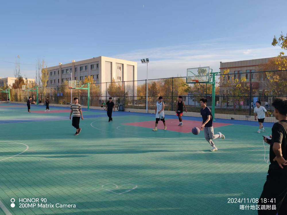 篮球友谊赛简报