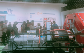 踏浪海岸寻建筑之美，走进科技馆探科技之光 