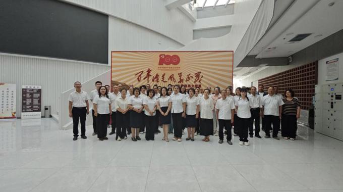 BB贝博艾弗森原官方网站科级干部走进地区档案馆：感受百年历程，传承红色基因